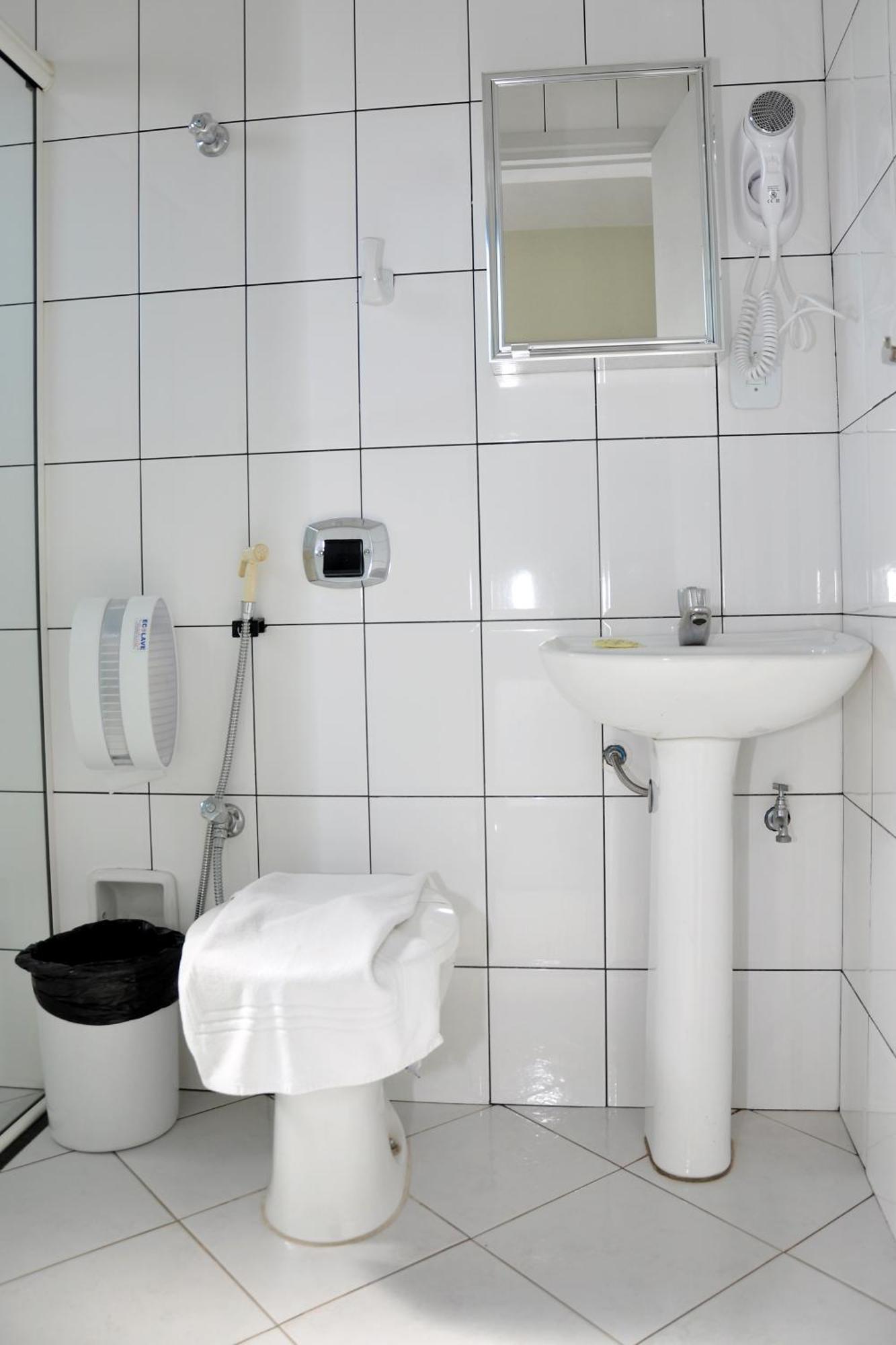 Hotel Carolina Plaza Убераба Стая снимка