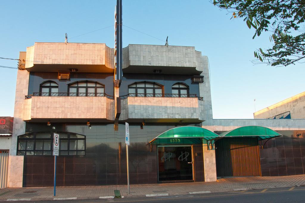 Hotel Carolina Plaza Убераба Екстериор снимка